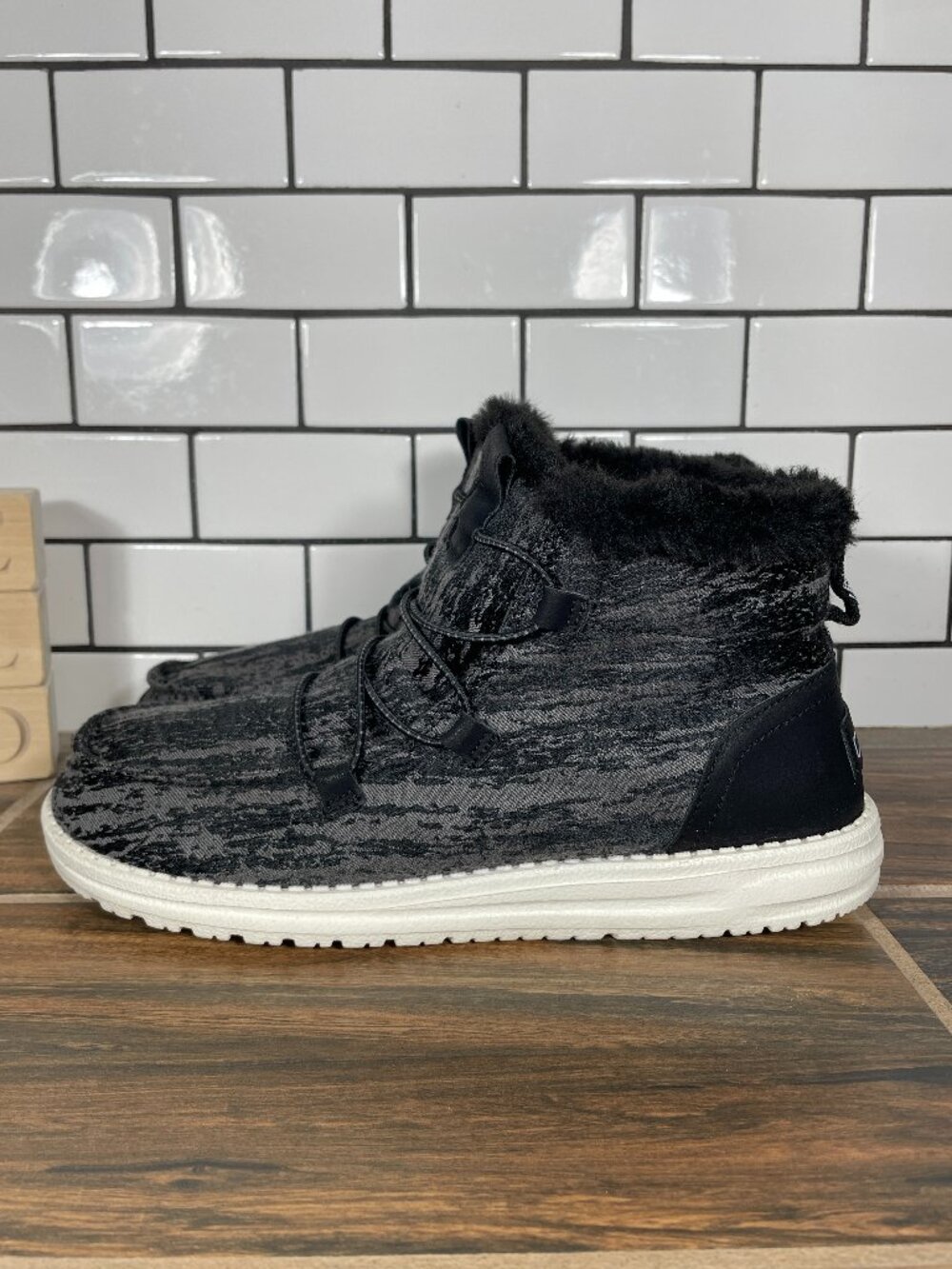 Hey Dude Lea Shoes Womens Size 8 Black Faux Fur Lined Pull On Ankle Boot